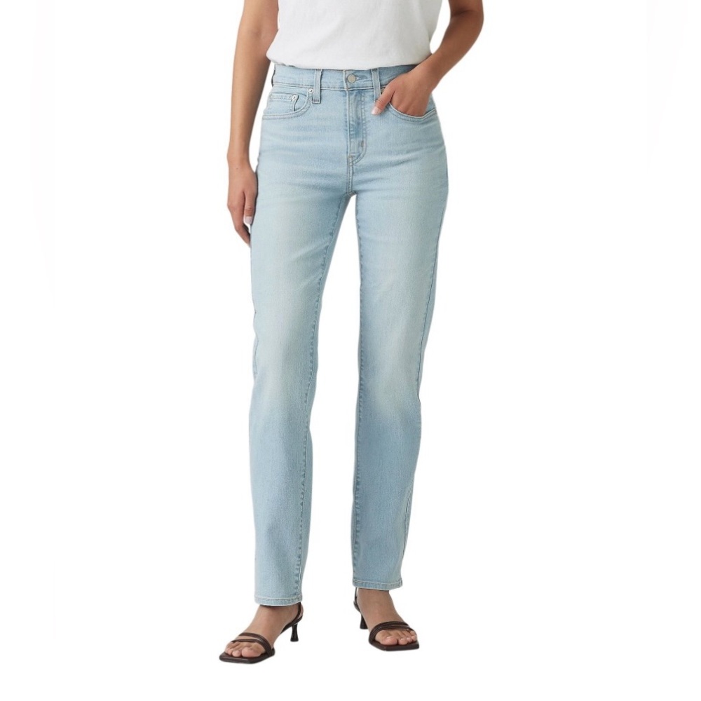 BNWT Levi’s High Waisted Straight Light Wash Jeans Size 32